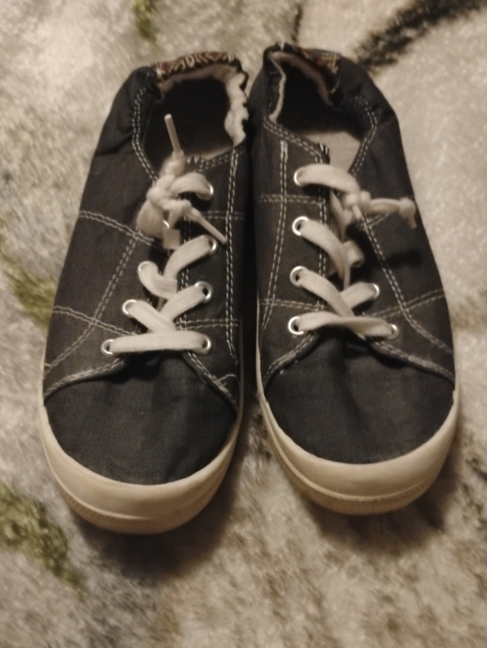 5/$20 81/2 SO Black and White Low-Top Sneakers